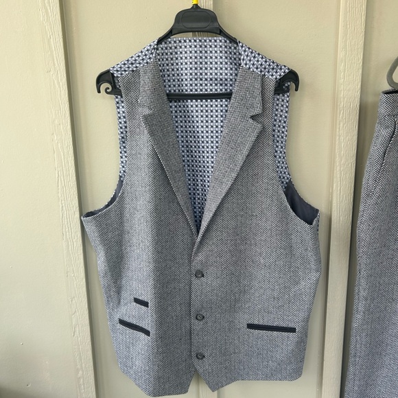 TRUCLOTHING : MENS 46 R 3 Piece suit - Picture 7 of 12